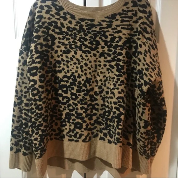 Loft Leopard Sweater - Picture 4 of 4